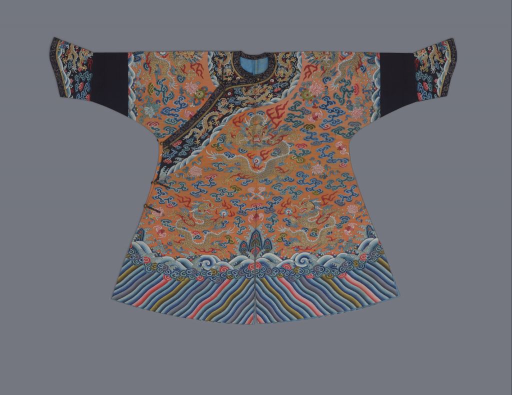 图片[1]-Apricot yellow tapestry colored cloud golden dragon python robe-China Archive